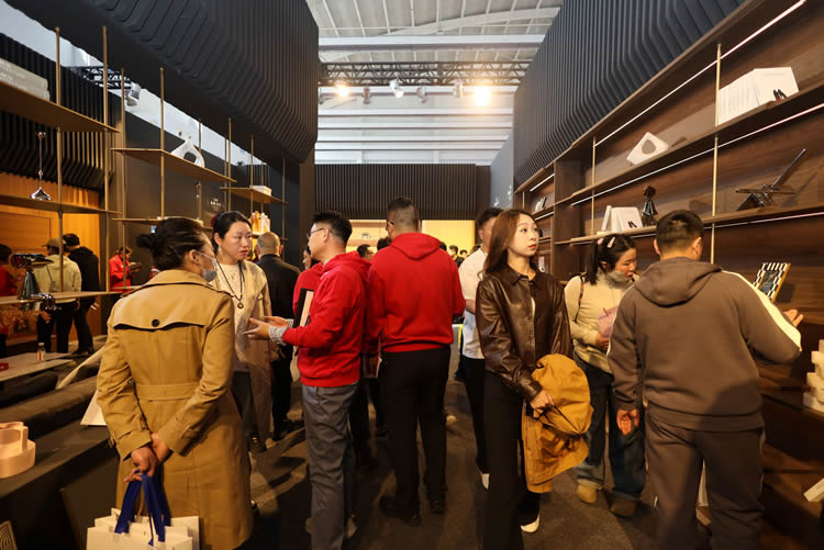 银河8366cc全屋定制亮相沈阳家博会，，，誊写各人居时代新篇章